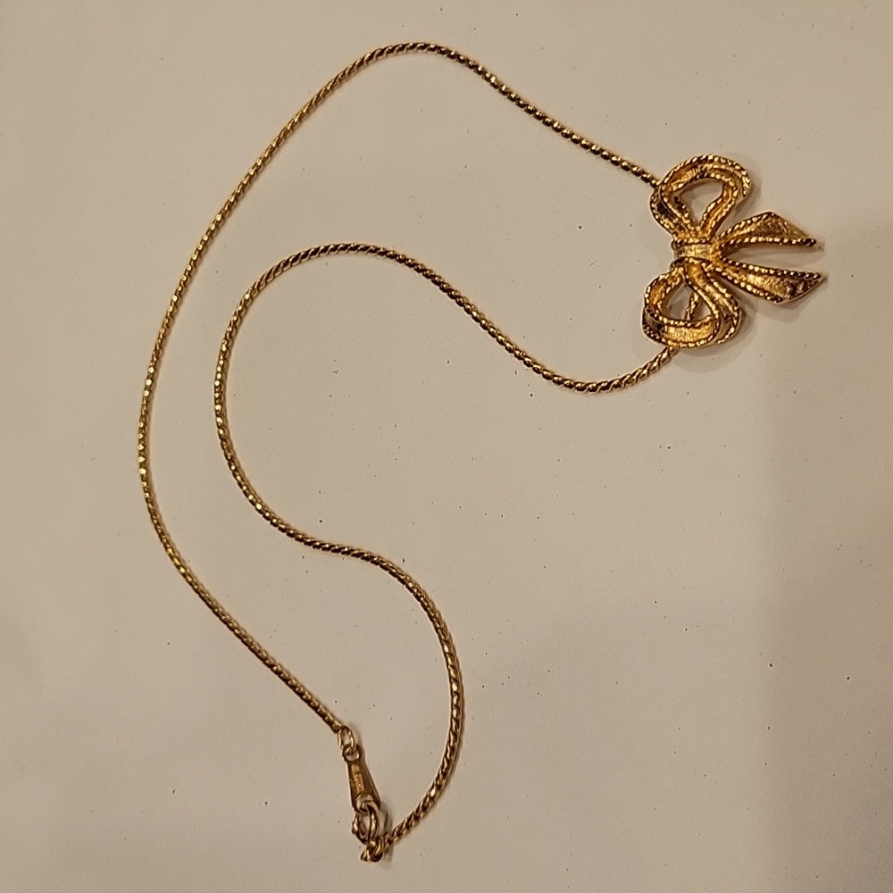 Avon Bow Necklace